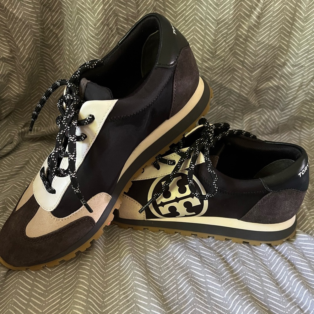 NWOT Tory Burch Black/Grey Runners size 7.5